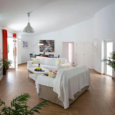 Doppelhaushaelfte Mit Pool, Garten Und Klimaanlage * Crestatx